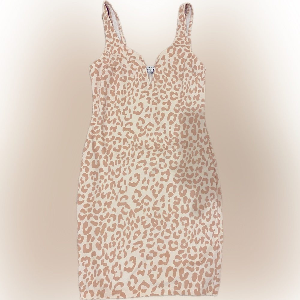 Leopard print but pink 😍 <<< - Picture 1 of 3